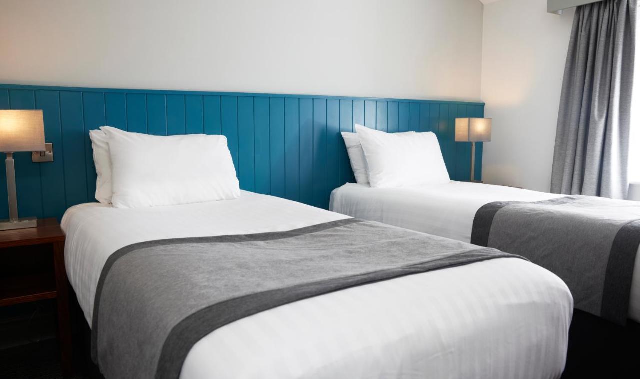 The Caledonian Hotel Leven  Bagian luar foto